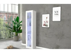 Vitrina|Dmora Vitrine Dcomi, Aparador com prateleiras de vidro, Móveis de sala multiuso com luz LED, 100% Fabricado na Itália, 40x30h180 cm, brilhante Branco