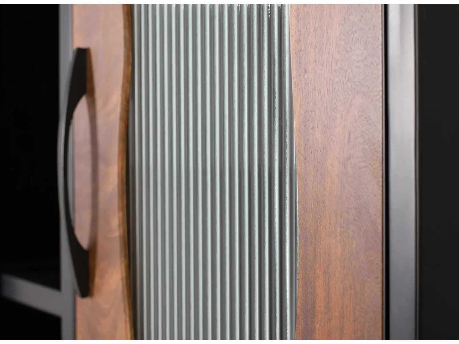 Giner y colomer Vitrine em madeira e metal.^ Vitrina